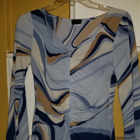 Top - Picture 2 of 2